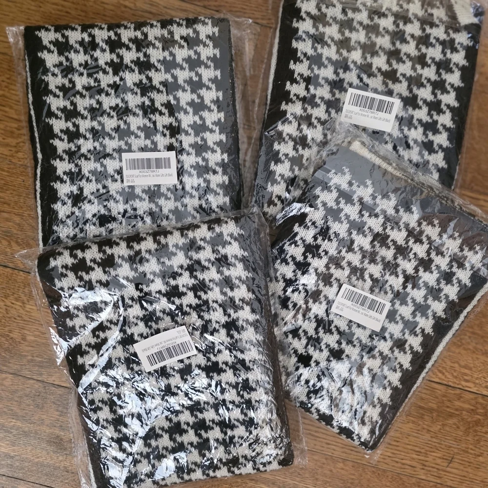 Elegant Black and White Houndstooth Scarf